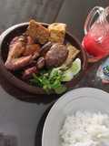 Lalapan ayam dan hati