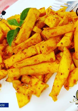 A picture of Peppered potatoe fries.