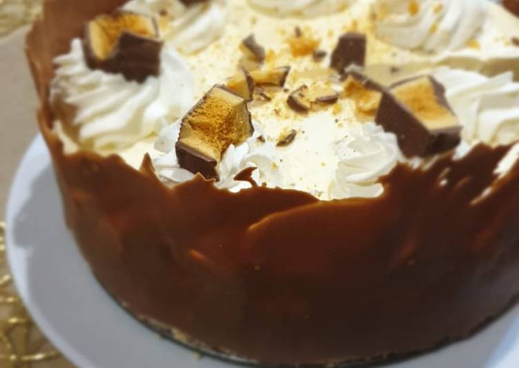 Steps to Make Award-winning White chocolate honeycomb cheesecake