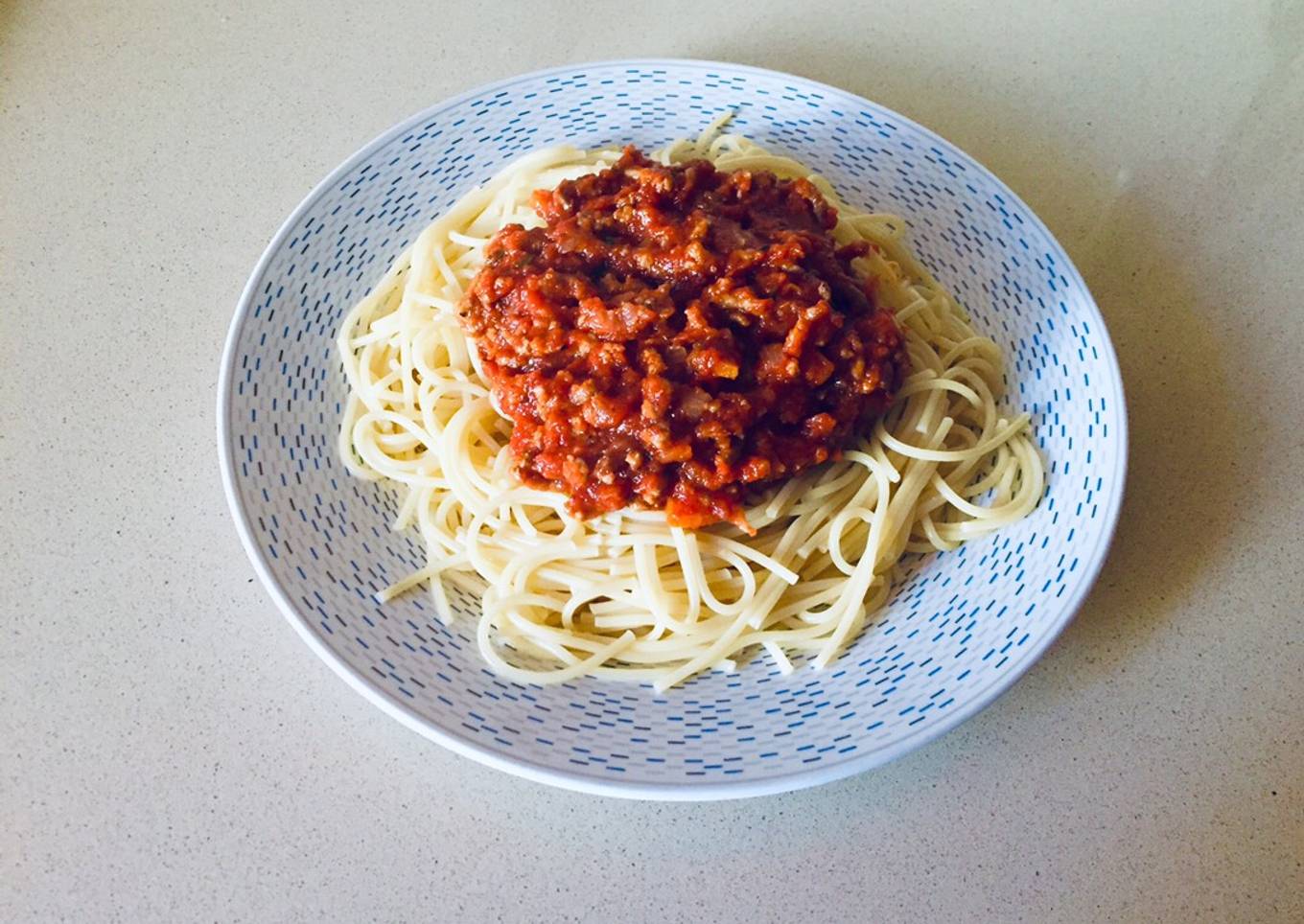 Espaguetis con carne picada