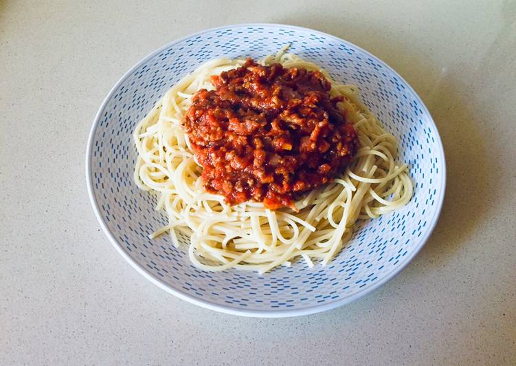 Espaguetis con carne picada