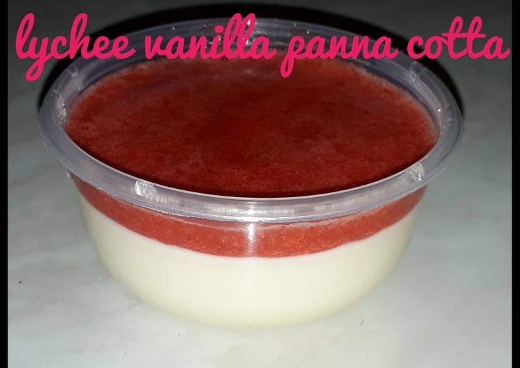 Lychee Vanilla Panna cotta & 🍓 Compote
