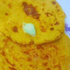 Makke ki roti 😀 A picture of Makke ki roti 😀.