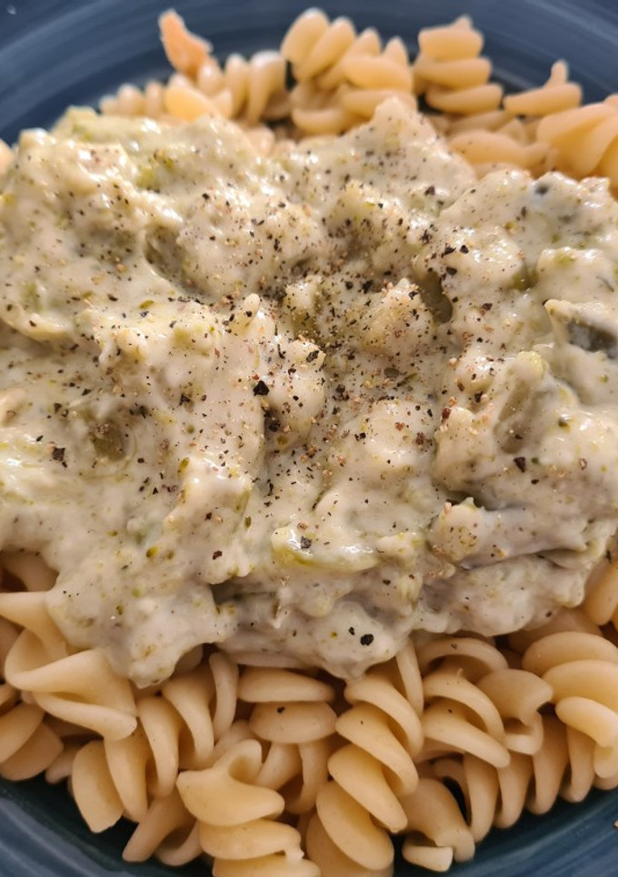 Una foto de Salsa blanca con brócoli 🥦