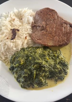 Une photo de Steak avec Épinards à la Crème