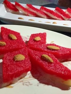 রাভা বরফি(Rava barfi recipe in Bengali) রেসিপির প্রধান ছবি