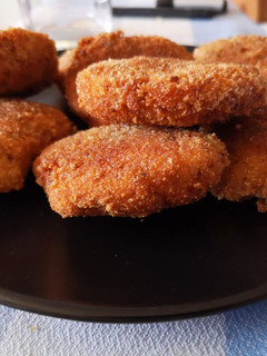 Una foto de Nuggets de pollo caseros y fáciles