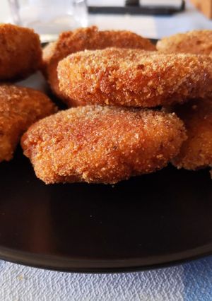 Una foto de Nuggets de pollo caseros y fáciles