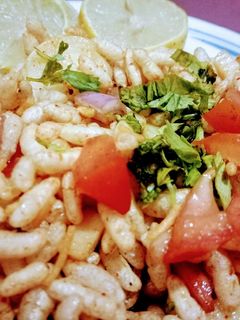 चटपटा झालमुड़ी (Chatpata jhalmuri recipe in Hindi) रेसिपी मुख्य फोटो