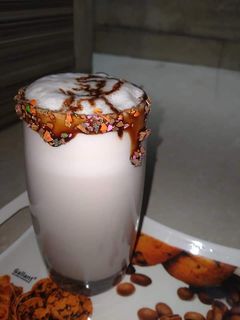 चॉकलेट मिल्क शेक (chocolate milk shake recipe in Hindi) रेसिपी मुख्य फोटो