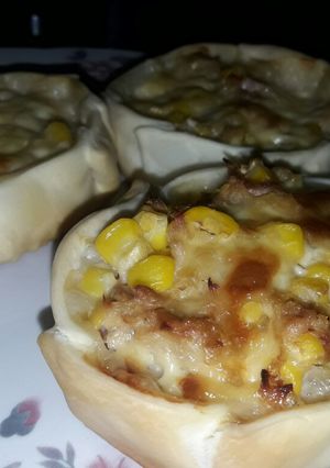 Una foto de Canastitas de atún, choclo, cebolla y queso Riquísimas!