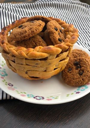 A picture of Edible artisan bread basket.