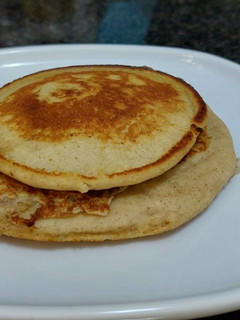 Una foto de Tortitas plataneras canarionas sin gluten😋🤪🥞🍌🥚🥛🍯