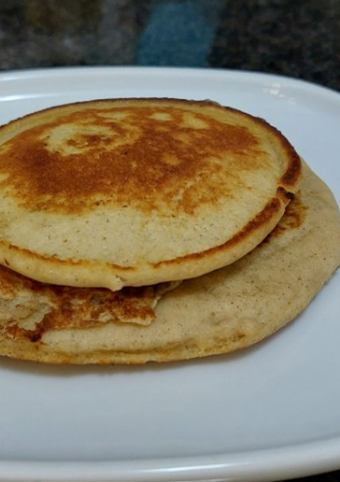 Una foto de Tortitas plataneras canarionas sin gluten😋🤪🥞🍌🥚🥛🍯