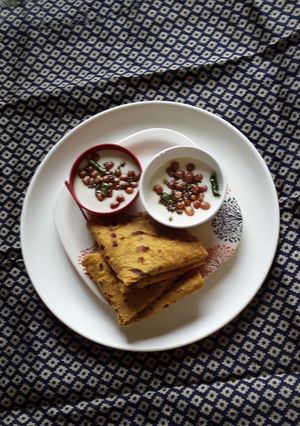 पिनट तडका दही (Peanut Dahi Tadka Recipe In Marathi) रेसिपी चे मुख्य फोटो 
