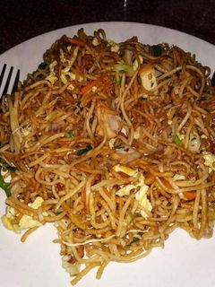 चाउमिन (chowmein recipe in Hindi) रेसिपी मुख्य फोटो