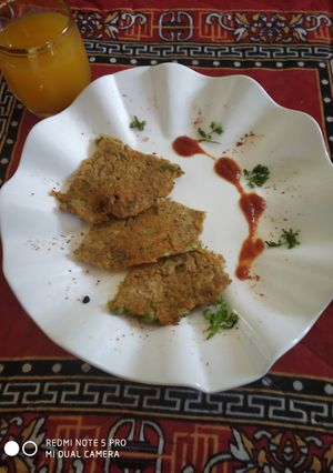 ब्रोकोली ओट्स पैनकेक (Broccoli oats pancake recipe in hindi) रेसिपी मुख्य फोटो