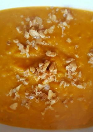 Una foto de Crema de Zapallo-Nuez-Jengibre
