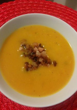 Foto de Sopa de abóbora com bacon e gorgonzola