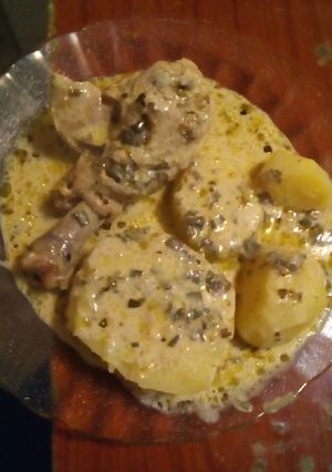 Una foto de Pollo al verdeo con papas al natural