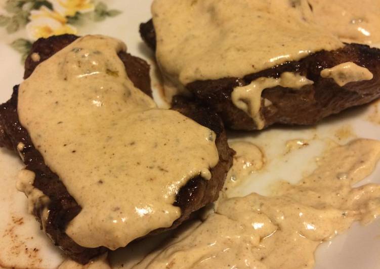Medalhão de mignon ao molho gorgonzola - Tudogosreceitas
