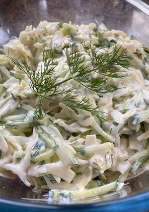 Uborkás káposztasaláta recept fotója