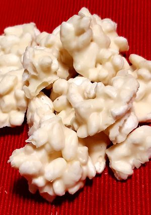 Foto di Crumble di riso soffiato e cioccolato bianco