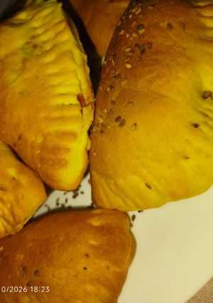 عکسی از دستور پیراشکی مرغ زعفرونی