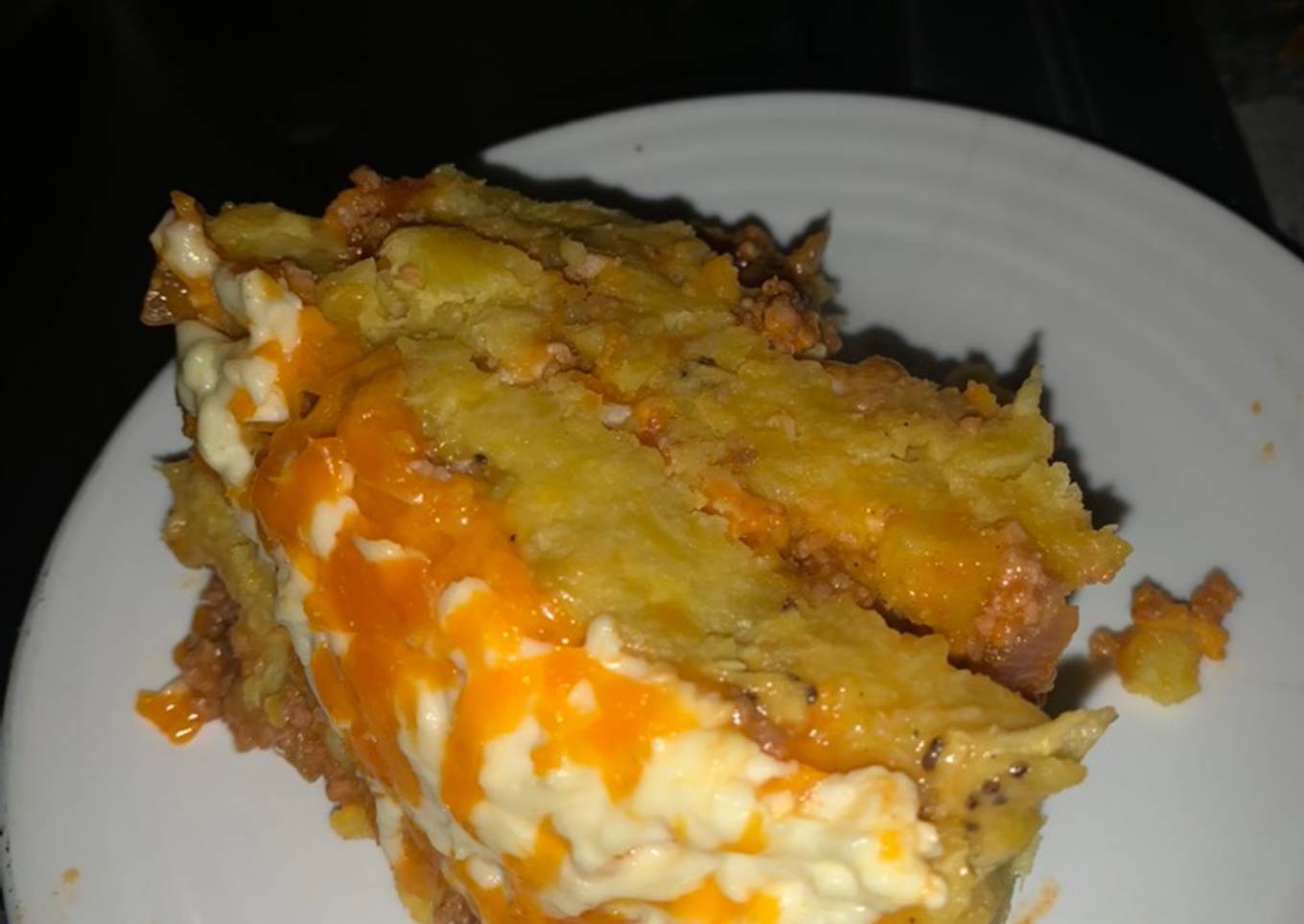 Pastelón de plátano maduro con carne molida