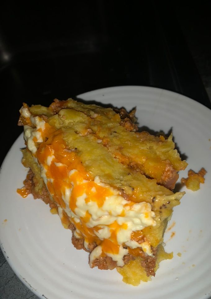 Una foto de Pastelón de plátano maduro con carne molida