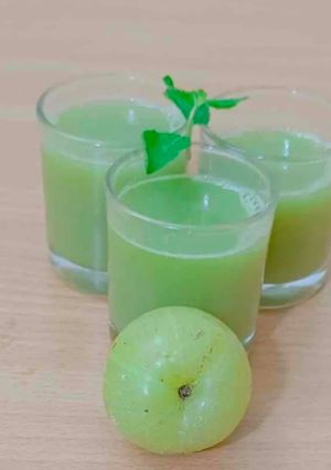 A picture of 🌿 Amla Mint Immunity Shots.