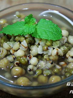 綠豆薏仁雪蓮子甜湯 的食譜成品照片