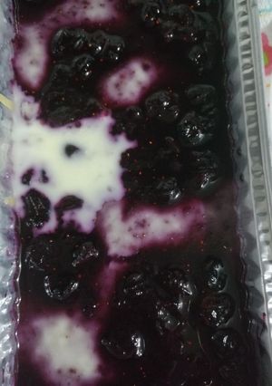 Una foto de Postre de arándanos tres leches