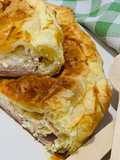 Torta salata, farcita con ricotta, e salumi