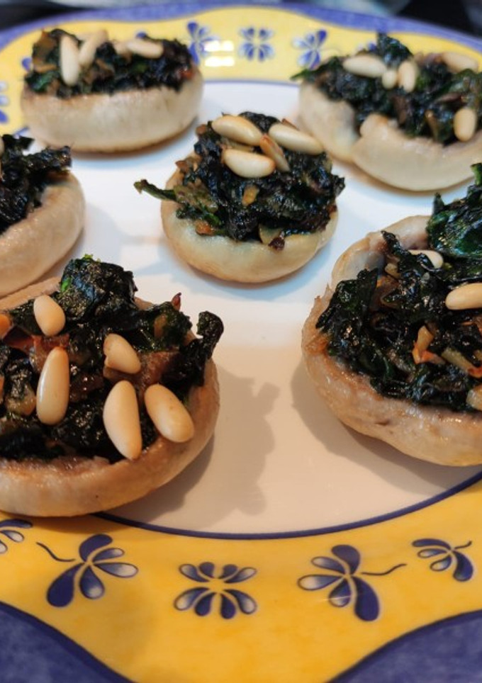 Una foto de Champiñones rellenos de espinacas a la miel