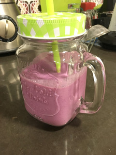 Una foto de Smoothie frutos rojos