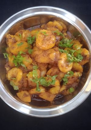 કેળા બટાકા નું શાક (Kela Potato Shak Recipe In Gujarati) રેસીપી મુખ્ય ફોટો