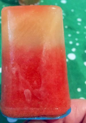 Una foto de Helado de naranja y sandía