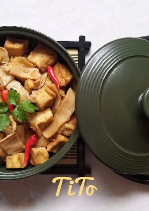 Hình của món Măng khô kho đậu hũ.