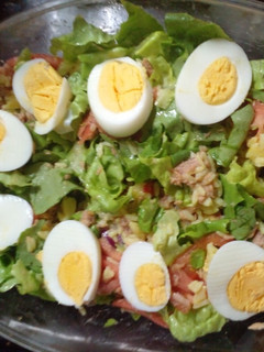 Una foto de Ensalada con atún enlatado 🐋
