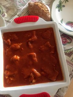 Una foto de Manitas de cerdo en salsa andaluza