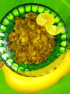 કેળાની છાલ નો સંભારો રેસીપી મુખ્ય ફોટો