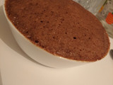 Bizcocho de chocolate en taza