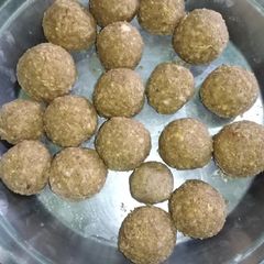 A picture of Methi Ladoo.