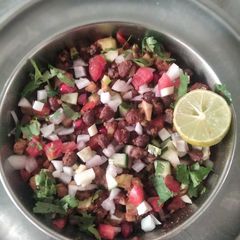 A picture of Kala Chana Chaat.