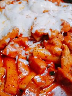 Hình của món Tokbokki(Bánh gạo cay HQ).