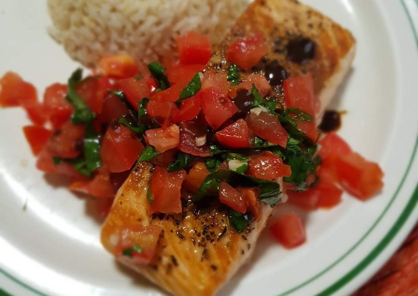 Salmón con bruschetta