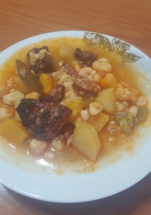 Foto principal de Potaje de garbanzos y judías