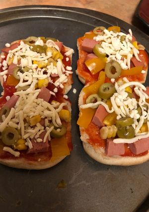 صورة لوصفة بيتزا 🍕 مزيفة 😊