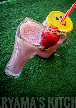 A picture of Strawberry milkshake.